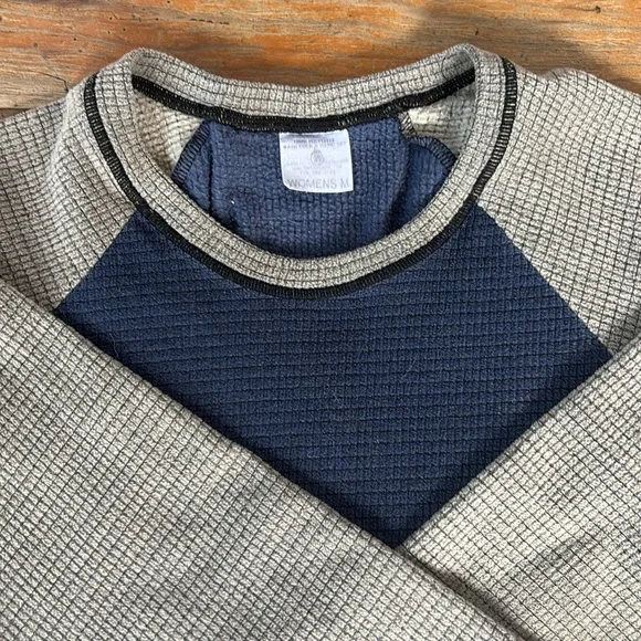 Melanzana Blue and Gray Crewneck Women’s Medium - Picture 5 of 10